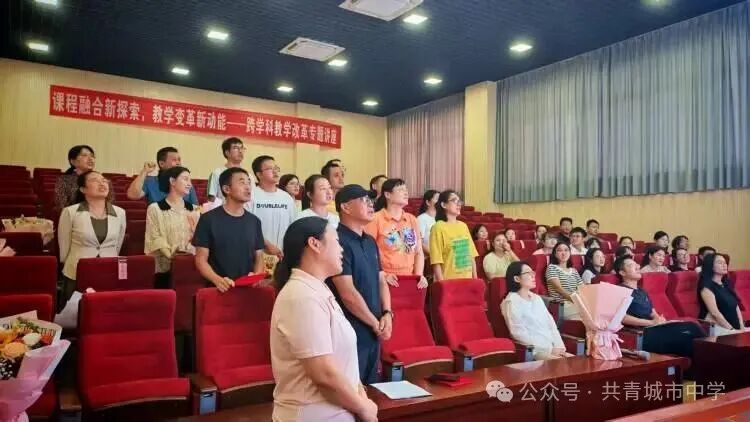 简篇-共青城市中学师徒结对 | 青蓝结对薪火传,互勉并行育芬芳 图片